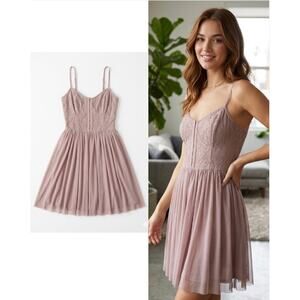 dELiA*s Mauve Lace Mesh Sweetheart Hook and Eye Detail Mini Dress Size Small
